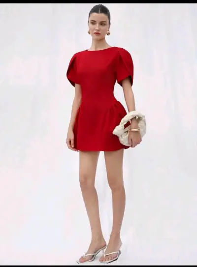 Vestido rojo elegante - miniatura 2