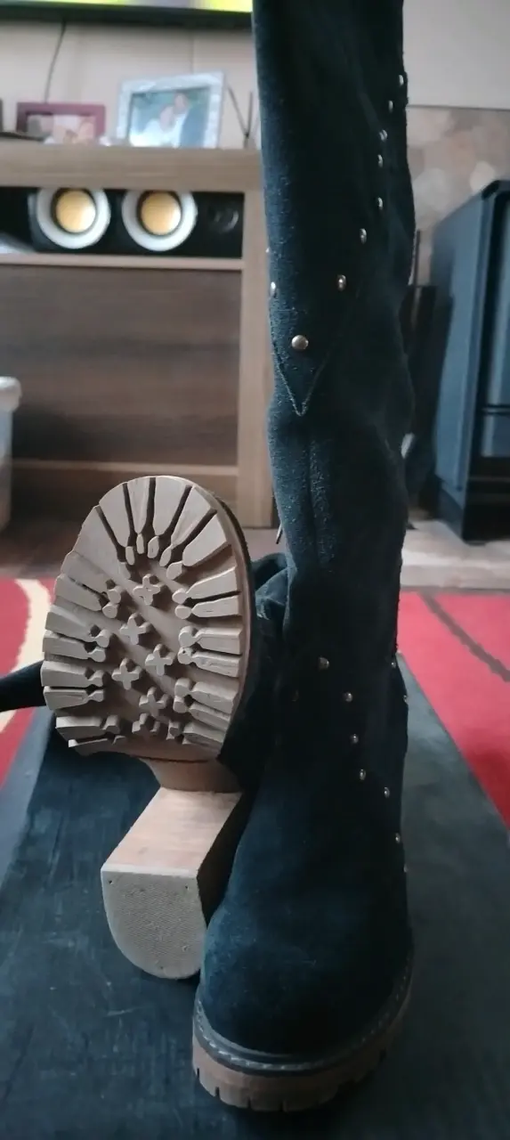 Botas negras 100% cuero con tachas - 3