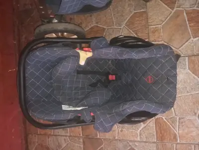 Coche con porta bebé azul - miniatura 3