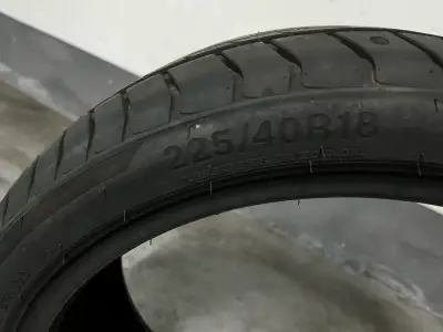 Neumático de auto usado - miniatura 2