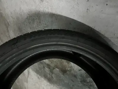 Neumático de auto usado - miniatura 3