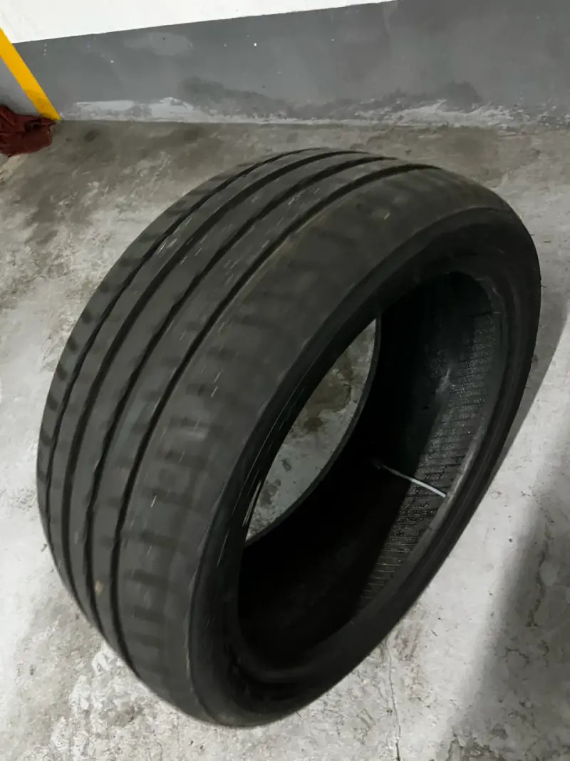 Neumático de auto usado - 4