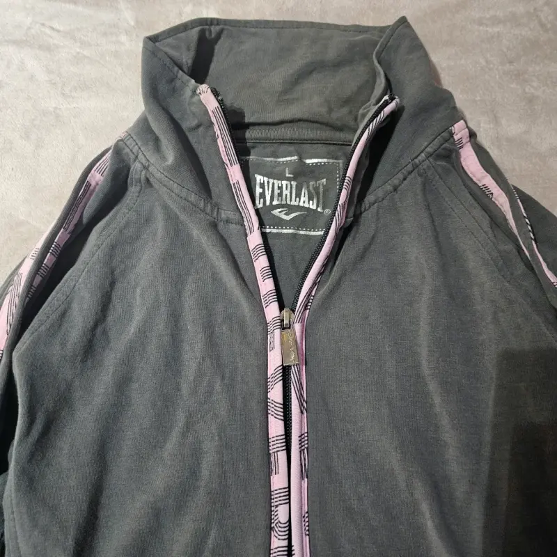 Polerón gris Everlast con franjas rosas - 2