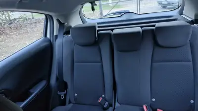 Vehículo Honda HR-V gris - miniatura 5