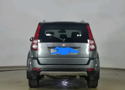 SUV Haval H3, gris, muy cuidado - miniatura 2