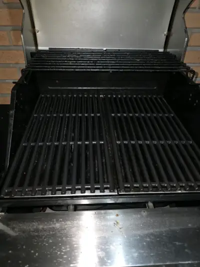 Parrilla a gas en buen estado - miniatura 1