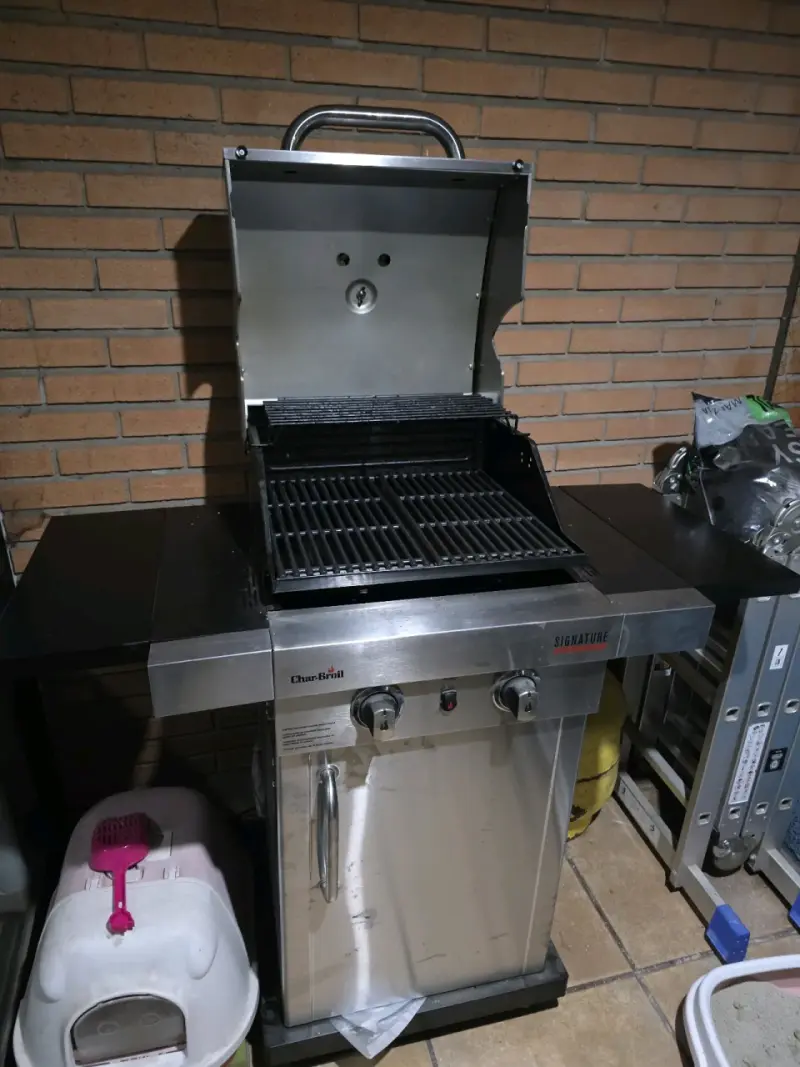 Parrilla a gas en buen estado - 2