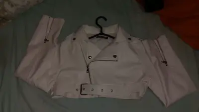 Chaqueta biker blanca y en negro - miniatura 1
