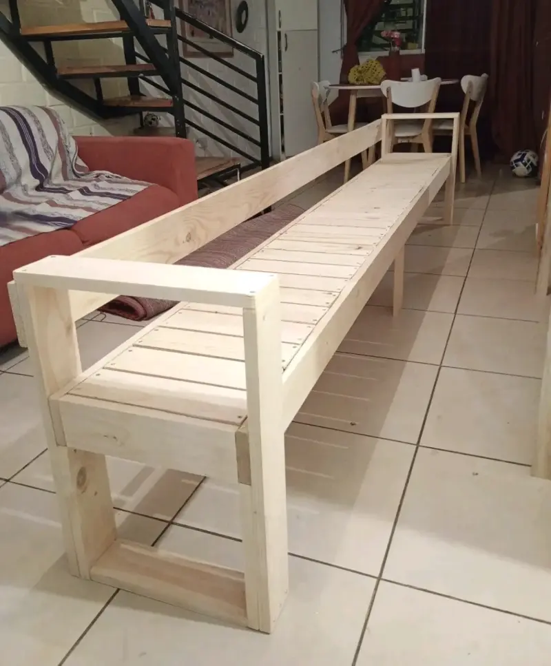 Banco de madera largo