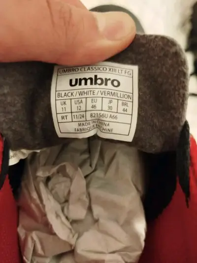 Zapatos de fútbol Umbro negros - miniatura 2