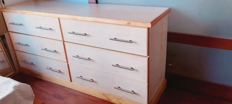 Cómoda de madera con 6 cajones