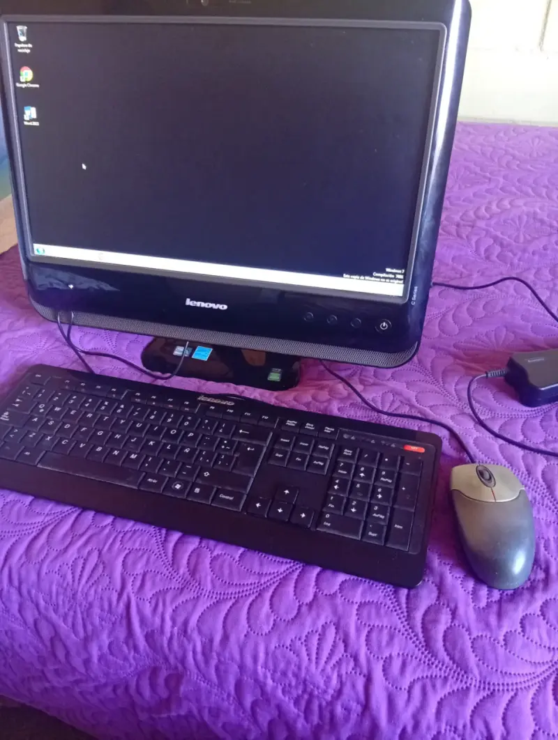 Computador Lenovo 19 pulgadas - 4