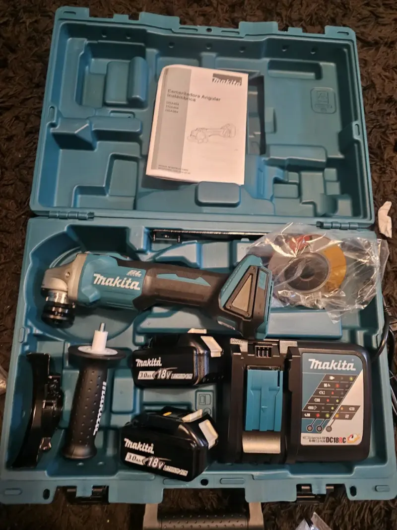 Esmeriladora angular Makita