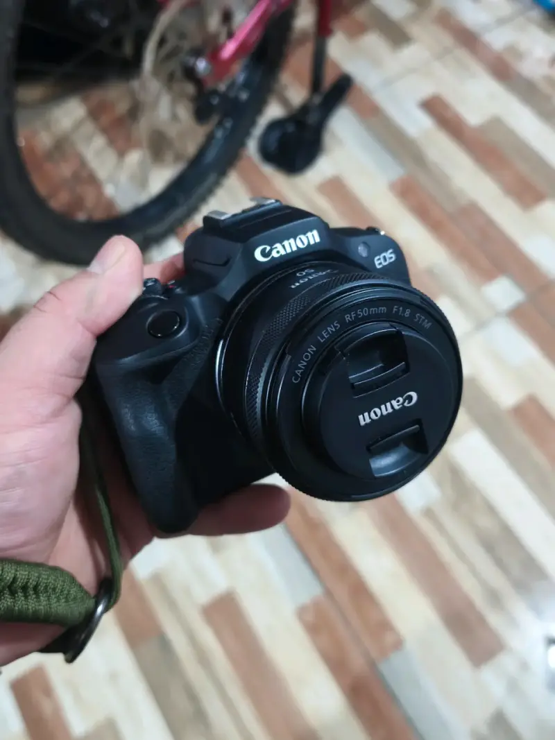 Canon R100 - precio conversable - 1