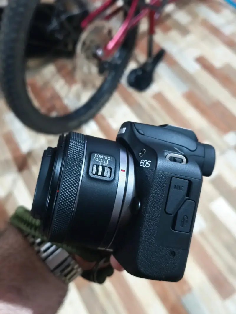 Canon R100 - precio conversable - 3