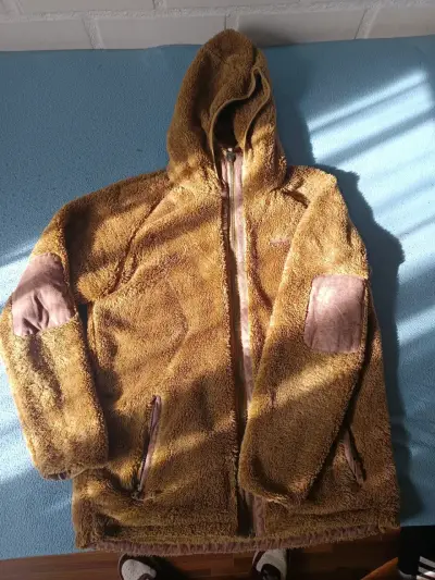 Chaqueta polar con capucha - miniatura 1