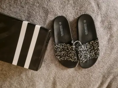 Sandalias negras con brillo - miniatura 3