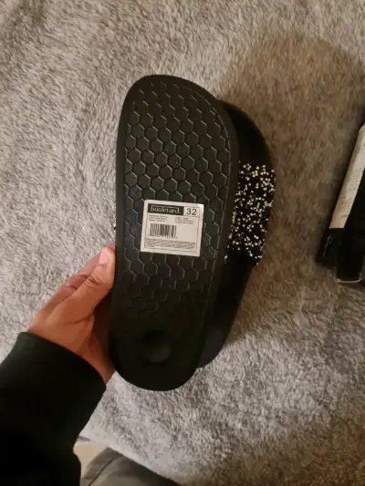 Sandalias negras con brillo - miniatura 4