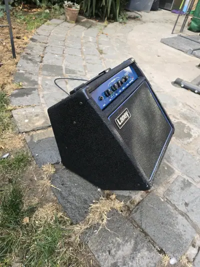 Amplificador Laney para bajo - miniatura 1