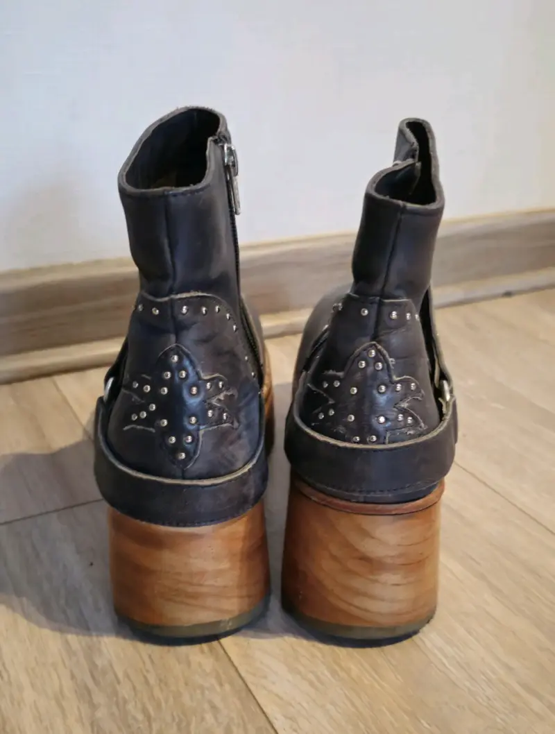 Botines de cuero con taco de madera - 2