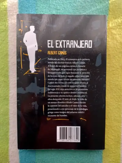 Libro El Extranjero de Albert Camus - miniatura 2