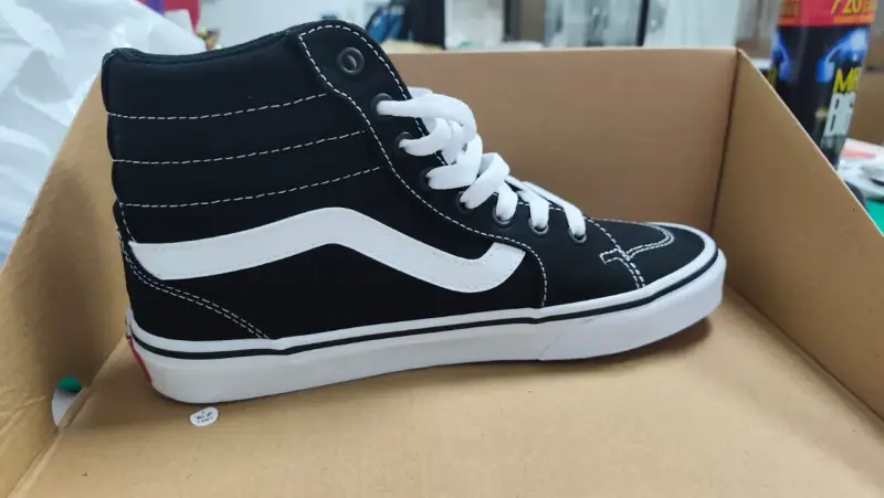 Vendo zapatillas Vans nuevas talla 38,5 - 1
