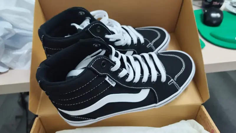 Vendo zapatillas Vans nuevas talla 38,5 - 6