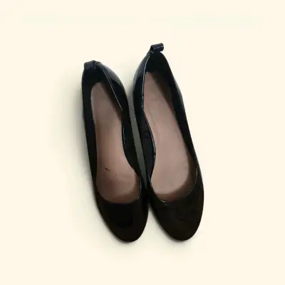 Zapatos planos negros charol, talla 39 - miniatura 1