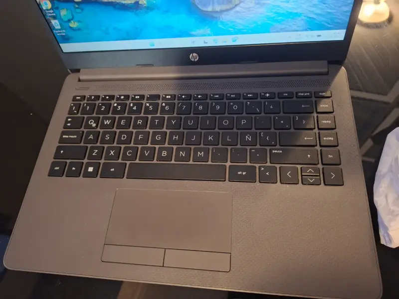 Laptop HP gris en buen estado - 5