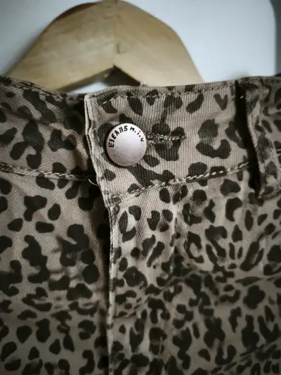 Pantalón estampado leopardo mujer - miniatura 2