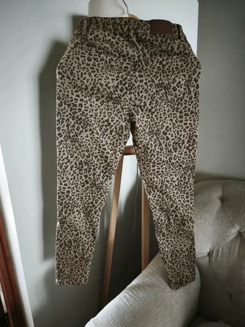 Pantalón estampado leopardo mujer - 3