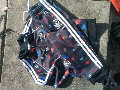 Conjunto deportivo infantil negro - miniatura 2