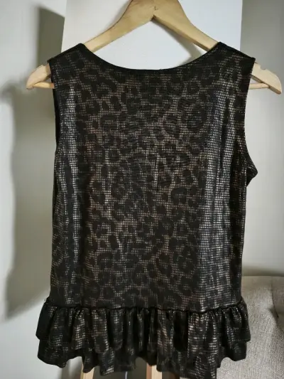 Top metálico con estampado animal - miniatura 3