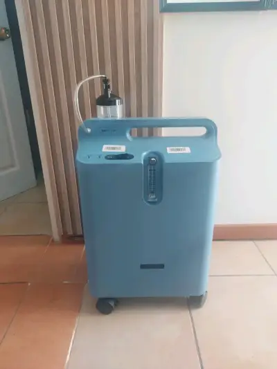 Concentrador de oxígeno portátil azul - miniatura 2