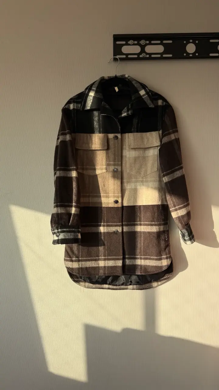 Chaqueta tipo lana a cuadros