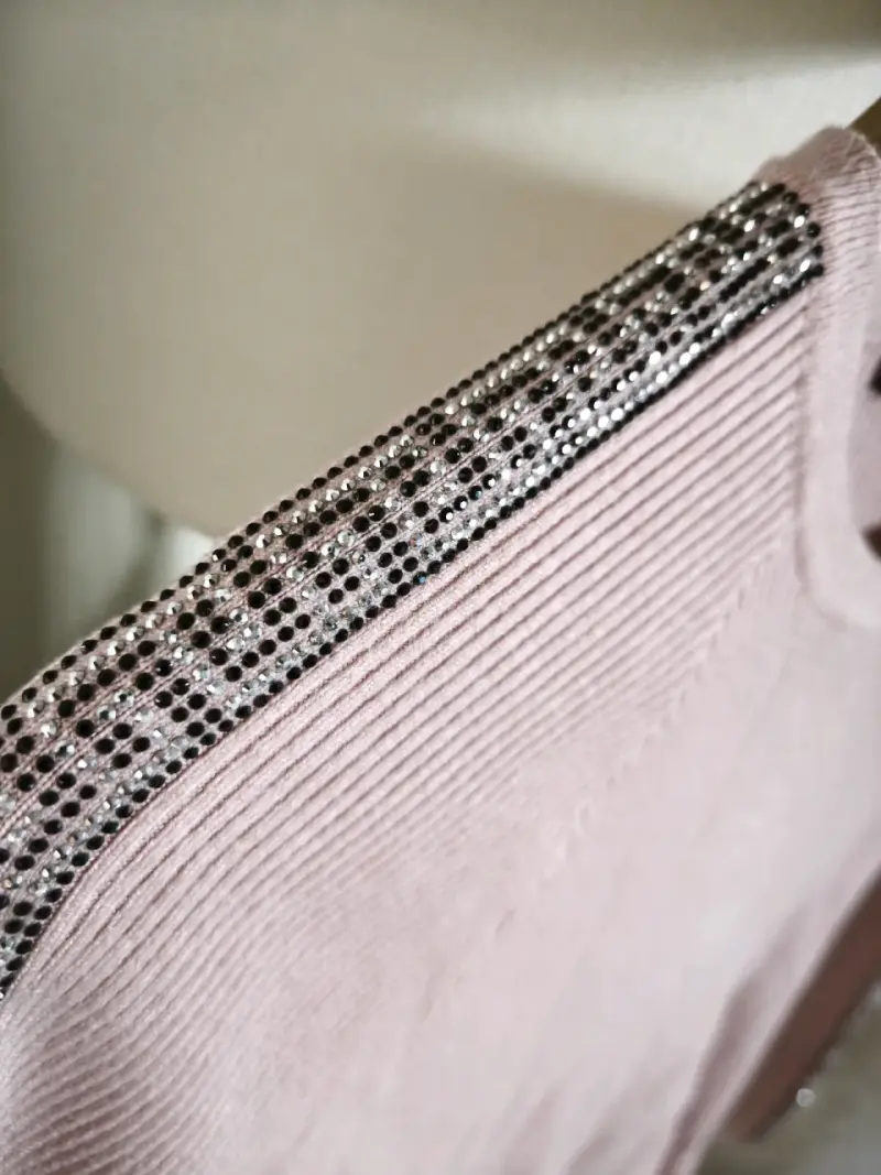 sweaters rosado con detalles laterales - 4