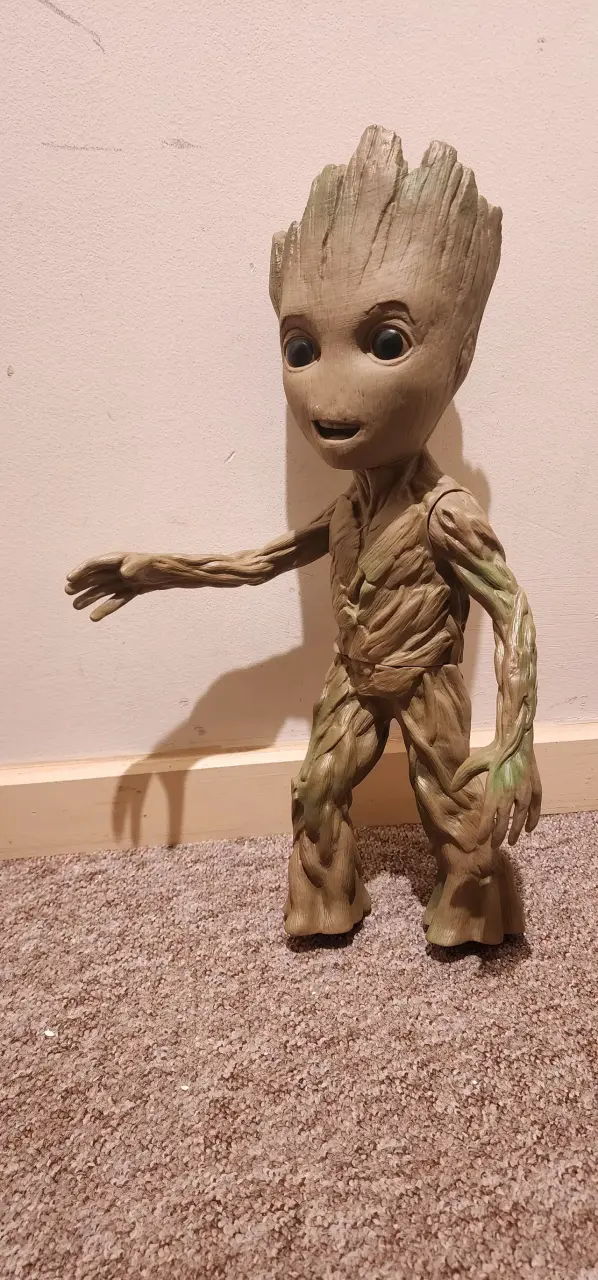 Figura de acción de Groot - 2