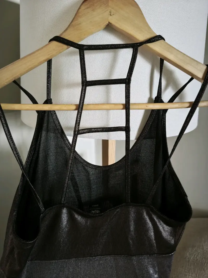 Blusa negra de tirantes - 3