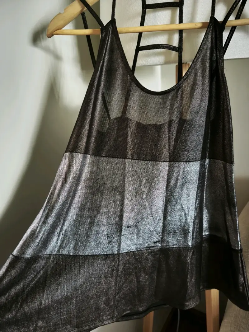Blusa negra de tirantes - 5