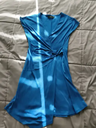 Vestido azul plisado - miniatura 1