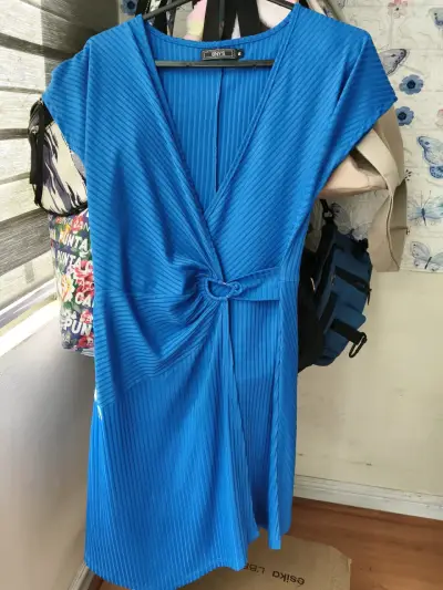 Vestido azul plisado - miniatura 4