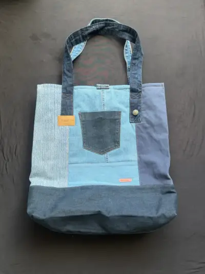 Bolso de mezclilla reciclada, hecho a mano 👜 - miniatura 1