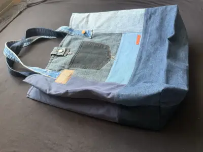 Bolso de mezclilla reciclada, hecho a mano 👜 - miniatura 2