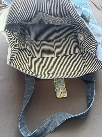 Bolso de mezclilla reciclada, hecho a mano 👜 - miniatura 4