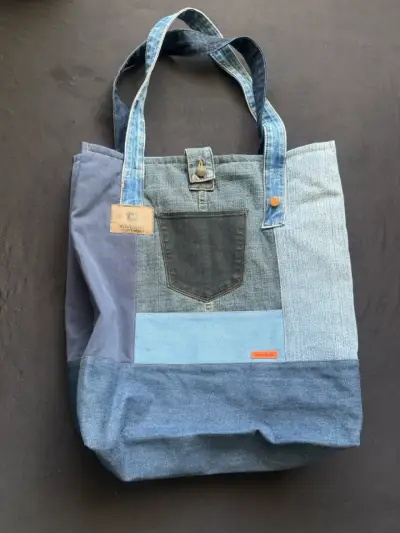 Bolso de mezclilla reciclada, hecho a mano 👜 - miniatura 5
