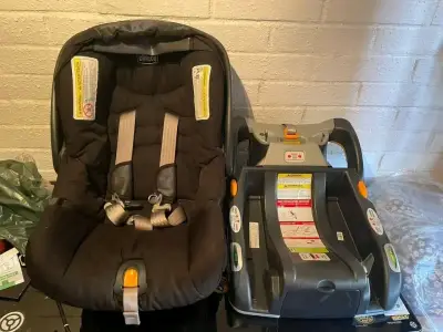 Silla de auto Chicco con base - miniatura 1