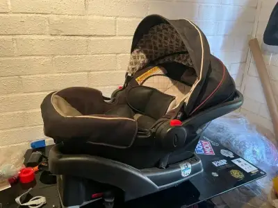 Silla de auto Graco para bebé con base - miniatura 3