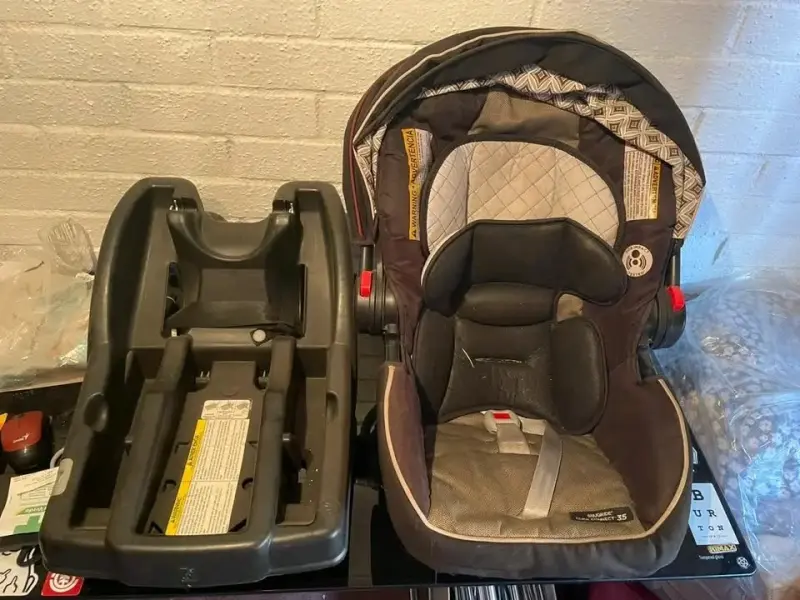 Silla de auto Graco para bebé con base - 4