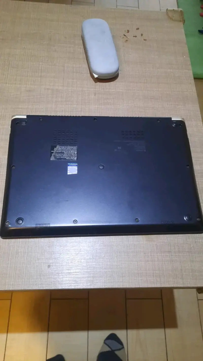 Laptop Toshiba - 1