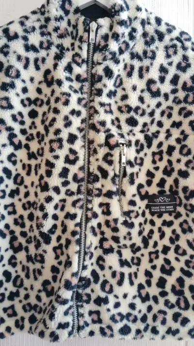 Chaqueta peluda estampado leopardo - miniatura 2